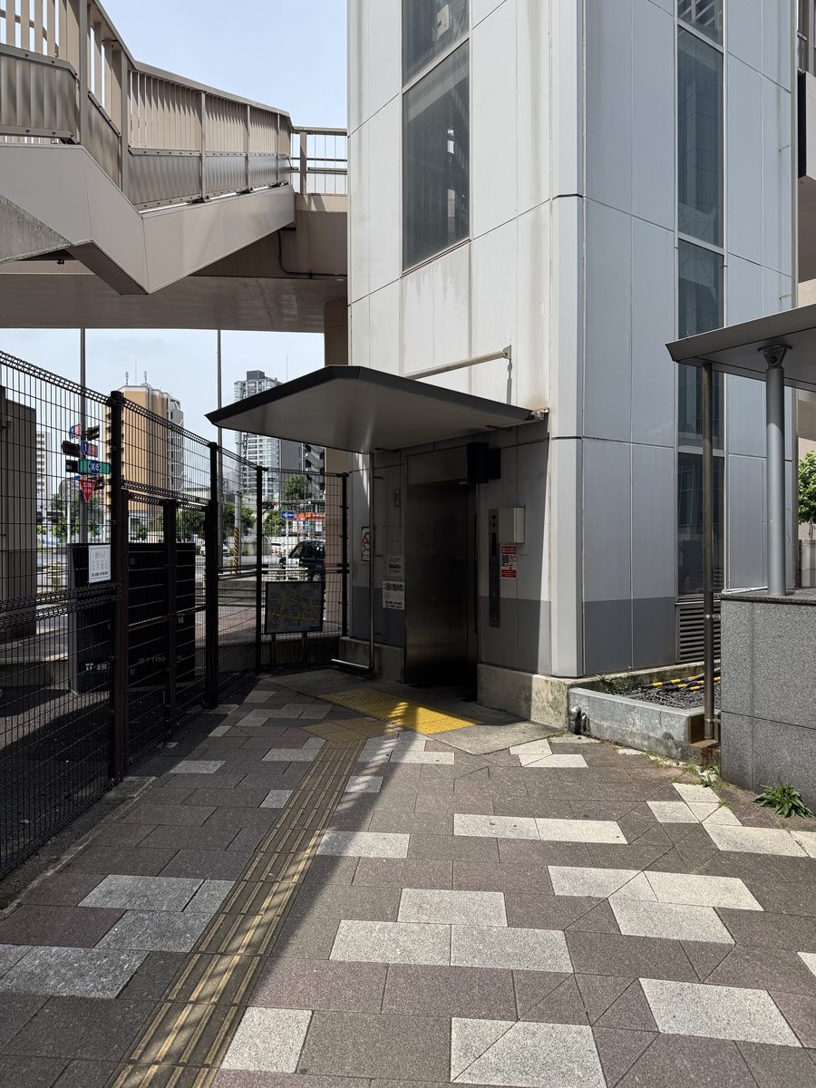 白金高輪駅2番出口の地上出口